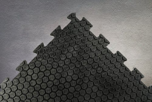 uploads_vik/thumb-111023032957hexagonal-top-cow-mat.jpg